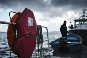 Tips Menghadapi Situasi Darurat di Laut