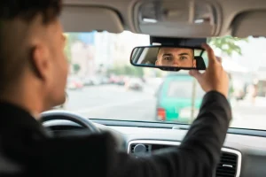 Memahami Bahaya Blind Spot pada Kendaraan Roda Empat