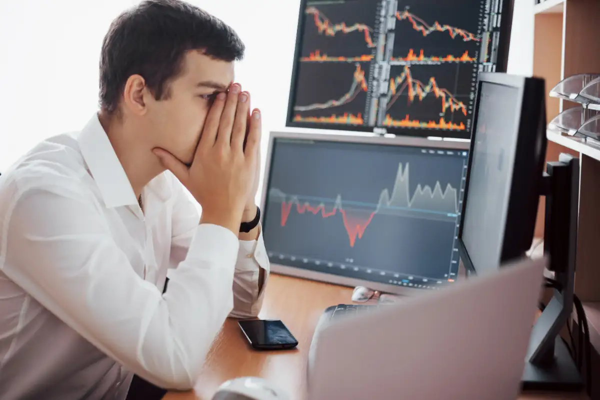 Mengapa Banyak Pemula Nyangkut Saat Baru Main Saham?